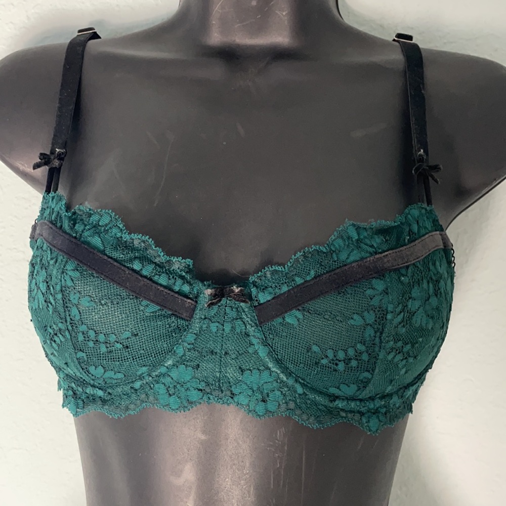Victoria’s Secret™️ Teal Bra with Floral Print 💋